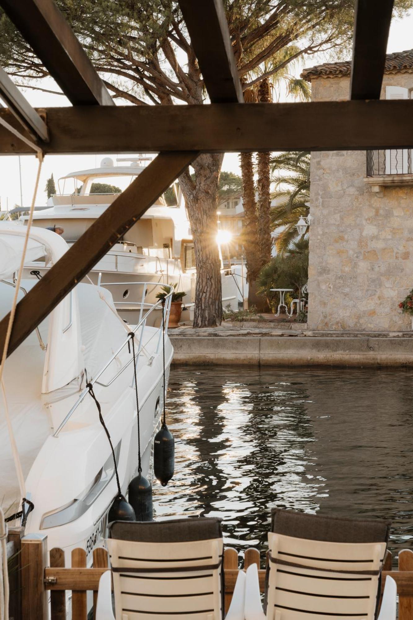 Huebsches Haus Direkt Am Wasser, St. Tropez 15 Min! Villa Grimaud Buitenkant foto