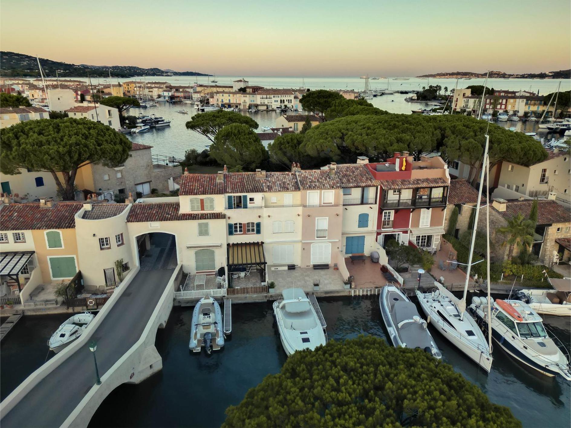 Huebsches Haus Direkt Am Wasser, St. Tropez 15 Min! Villa Grimaud Buitenkant foto